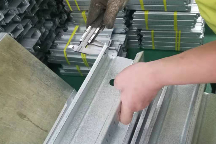 轻钢别墅龙骨机