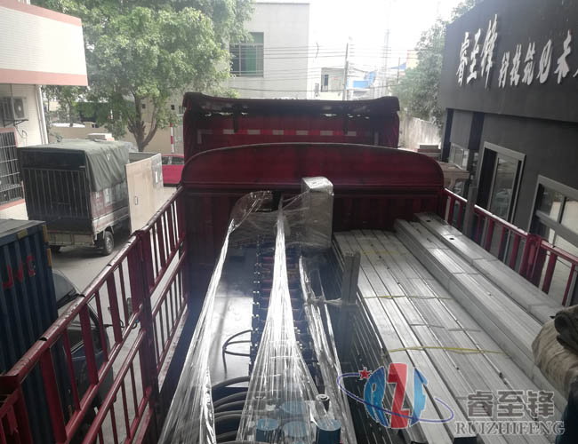 轻钢别墅龙骨机