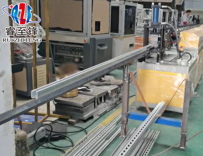 抗震支架成型机